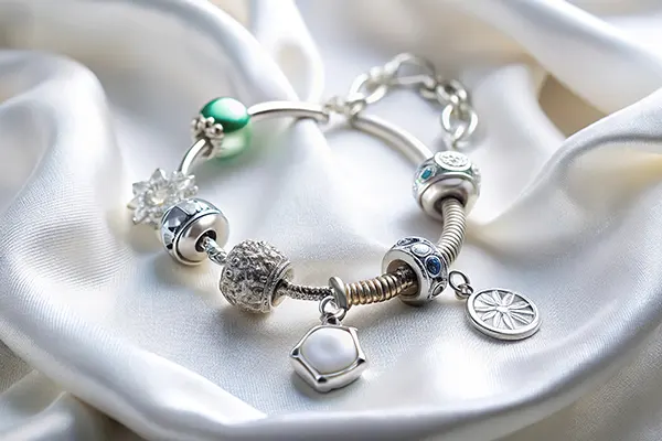 Bracelets avec charms