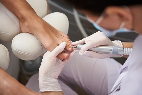 Manucure et pedicure pour vos ongles